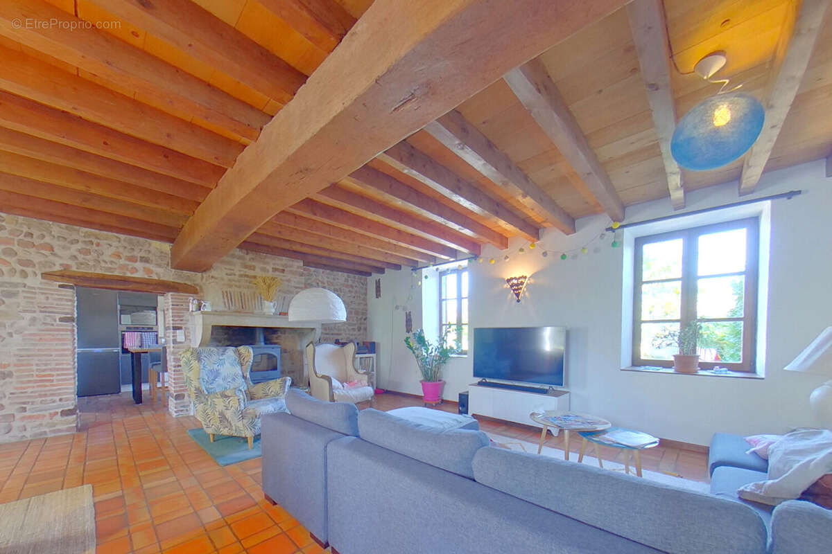 Maison à PERONNAS