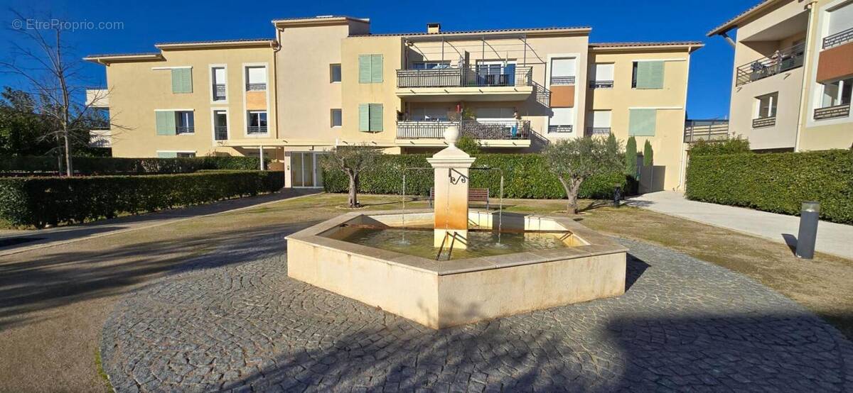 Appartement à LE MUY