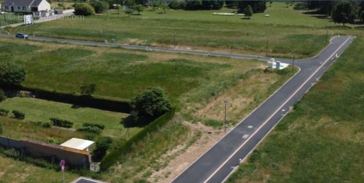 Terrain à LES VENTES