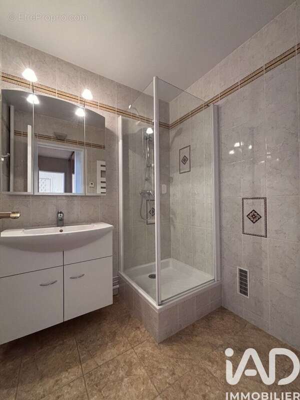 Photo 7 - Appartement à LES LILAS