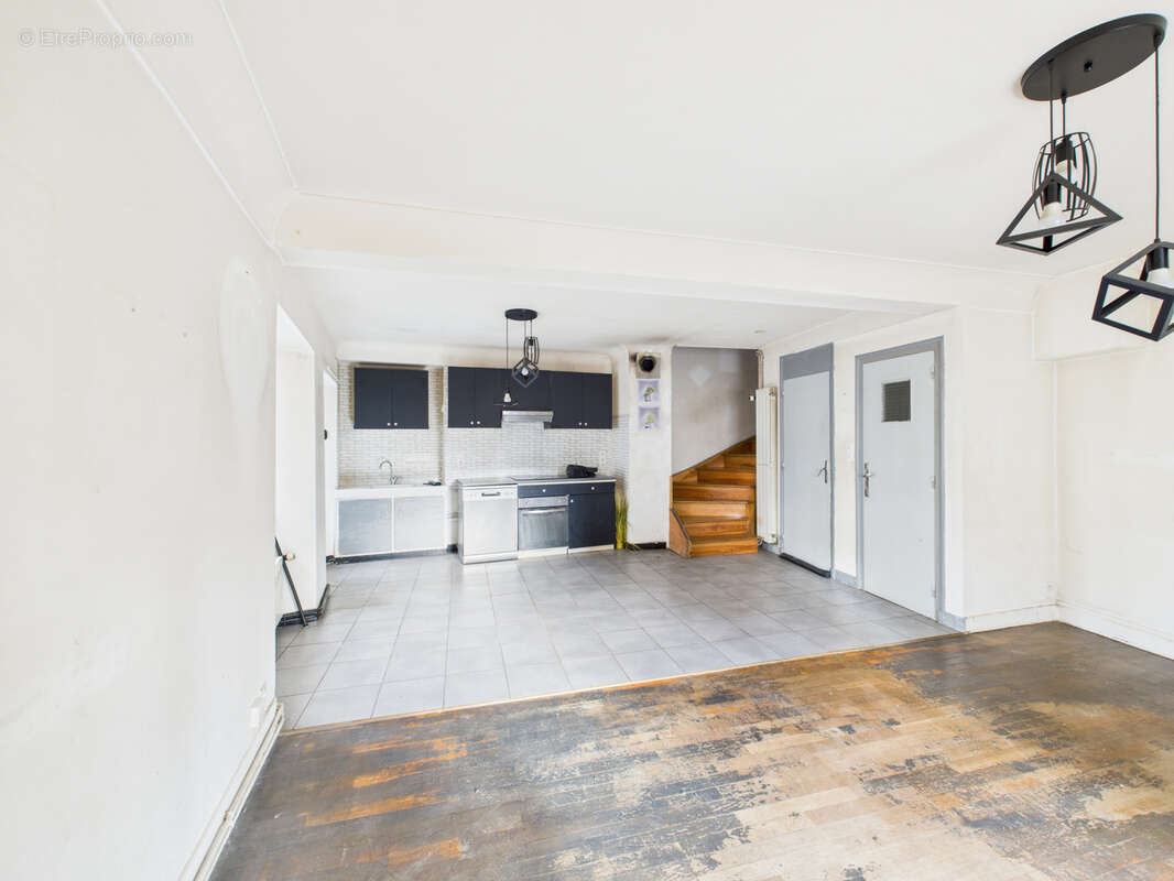 Maison à CRAPONNE-SUR-ARZON