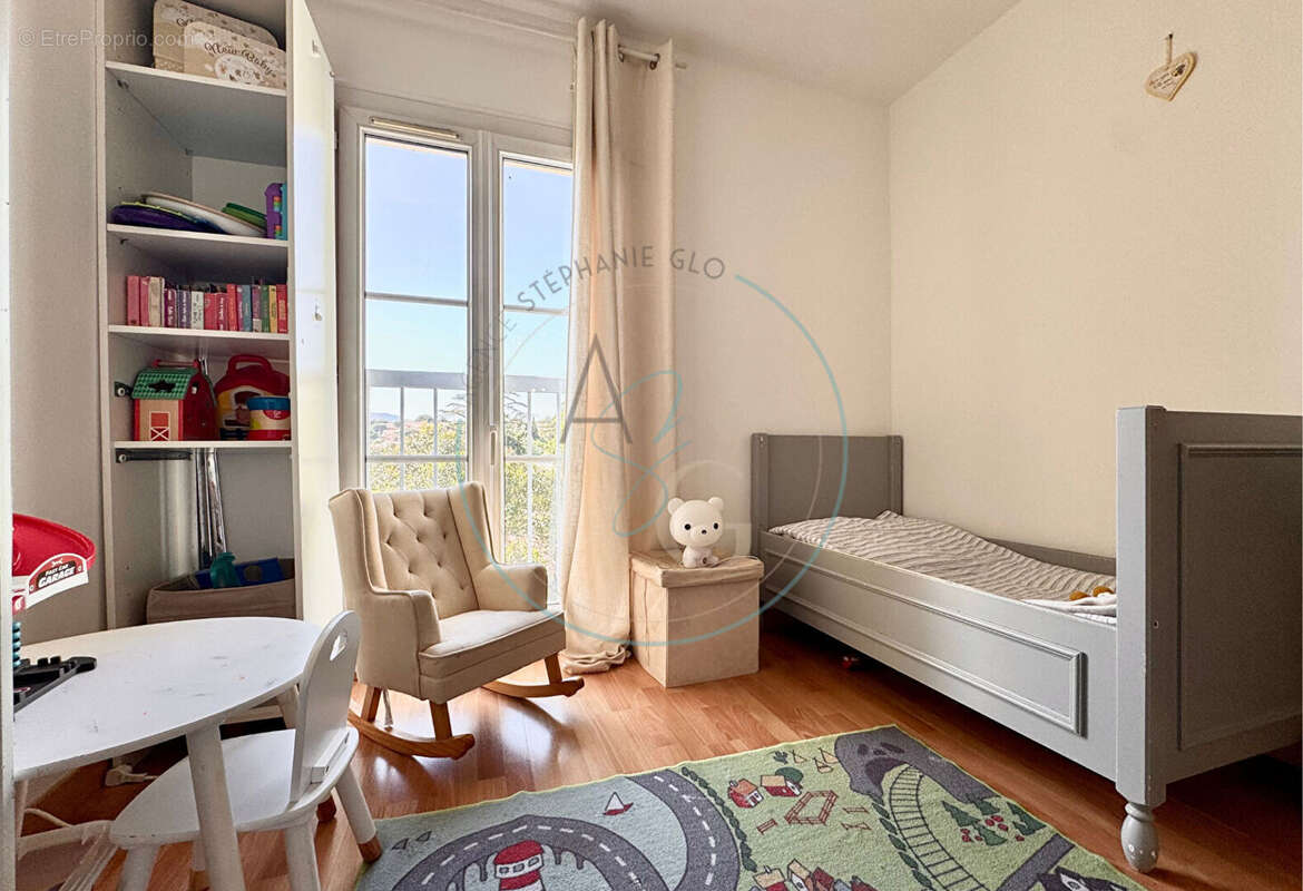 Appartement à COGOLIN
