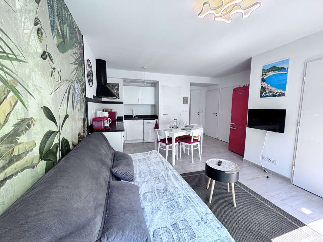 Appartement à SAINT-CYR-SUR-MER