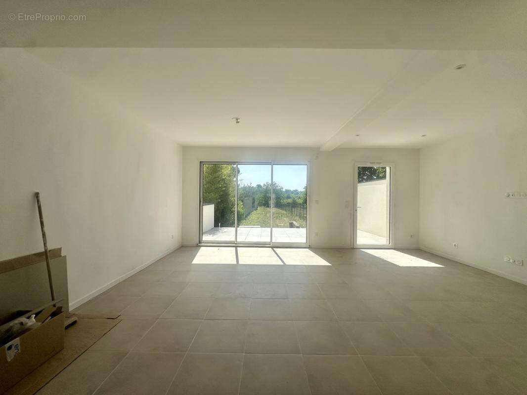Maison neuve T4 110m² — Saint-Caprais, prestations de qualité au calme - photo 4