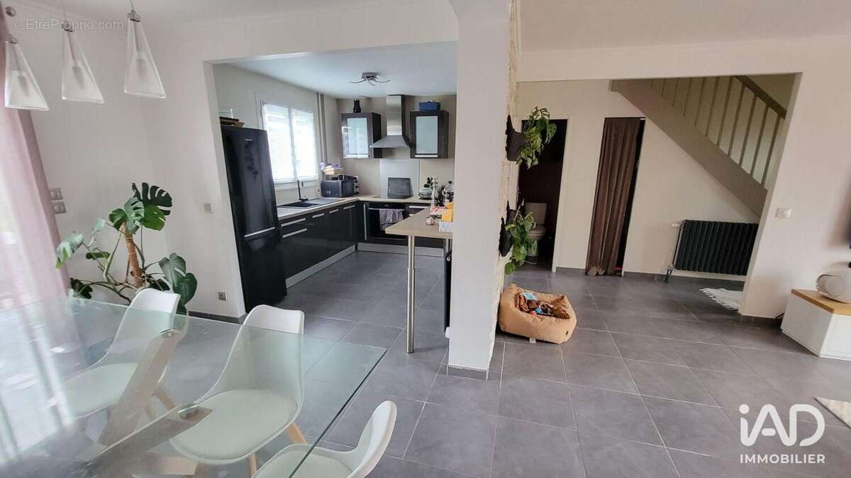 Maison 110 m² à Chelles  - photo 2