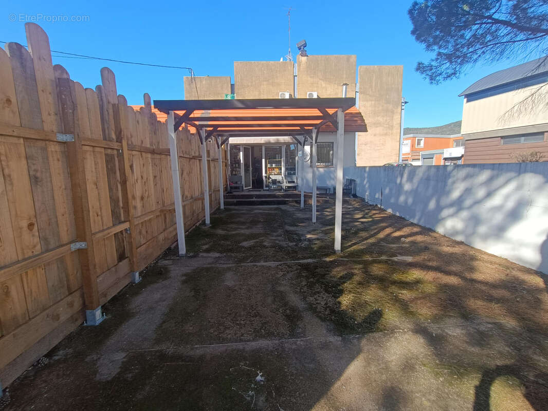 Commerce à HEREPIAN