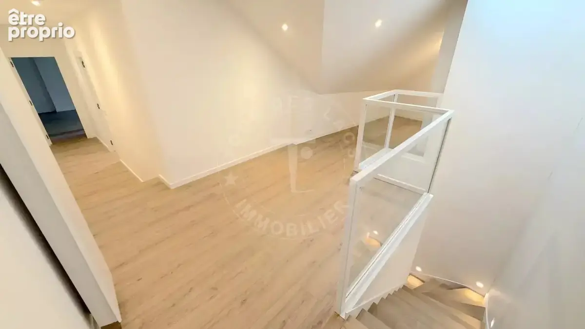 Annecy, superbe T3 duplex rénové à vendre - photo 7