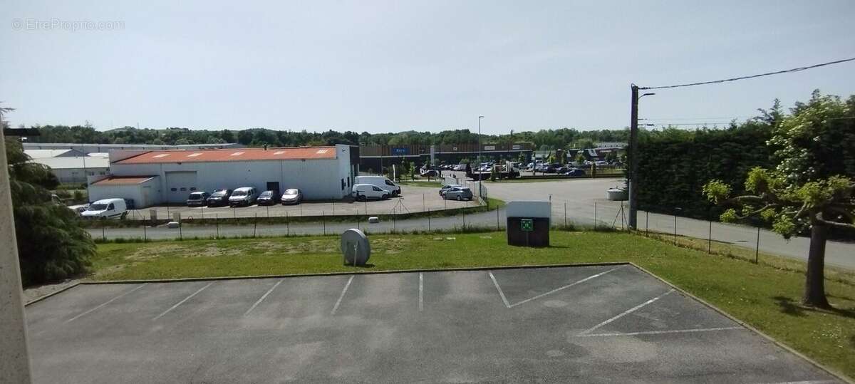 Commerce 880 m² à Saint-Donat-Sur-L'herbasse  - photo 4