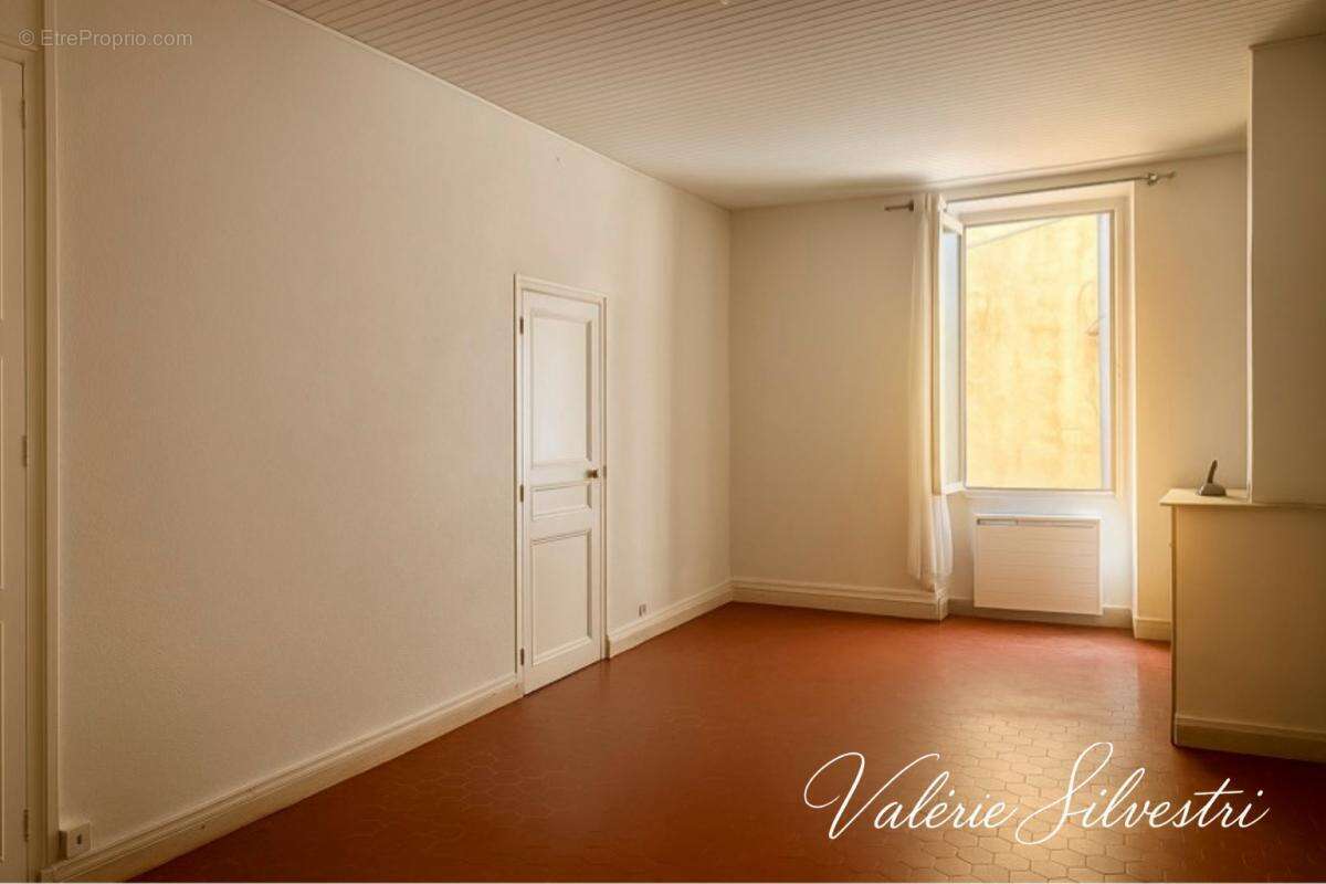 Appartement à SAINT-MAXIMIN-LA-SAINTE-BAUME