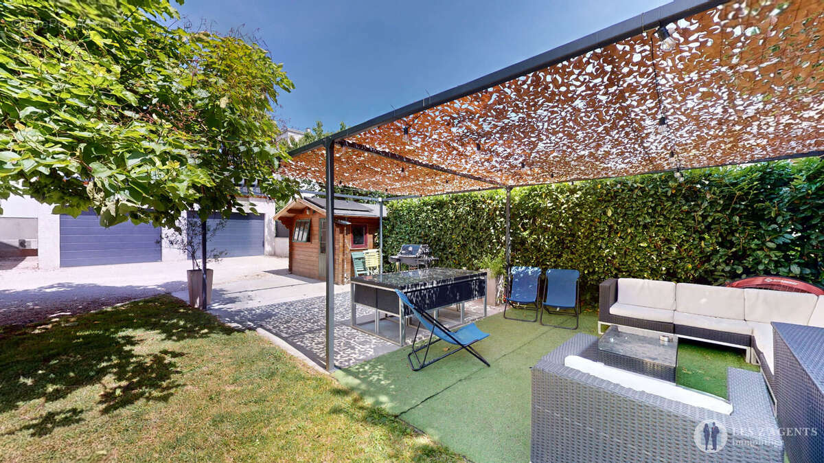 Appartement à SAINT-MARTIN-D'HERES