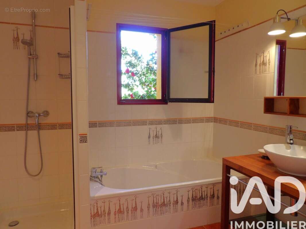 Maison 147 m² à Saint-Quay-Portrieux  - photo 6