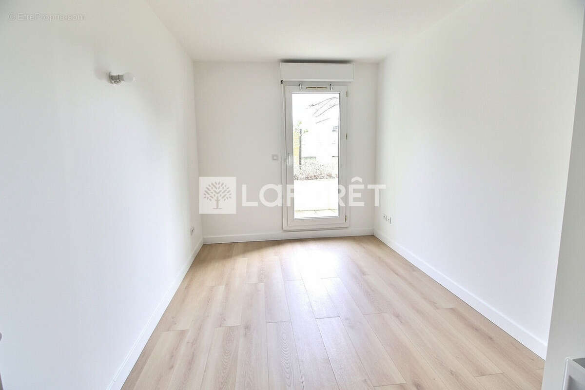 Appartement à VILLENEUVE-LA-GARENNE