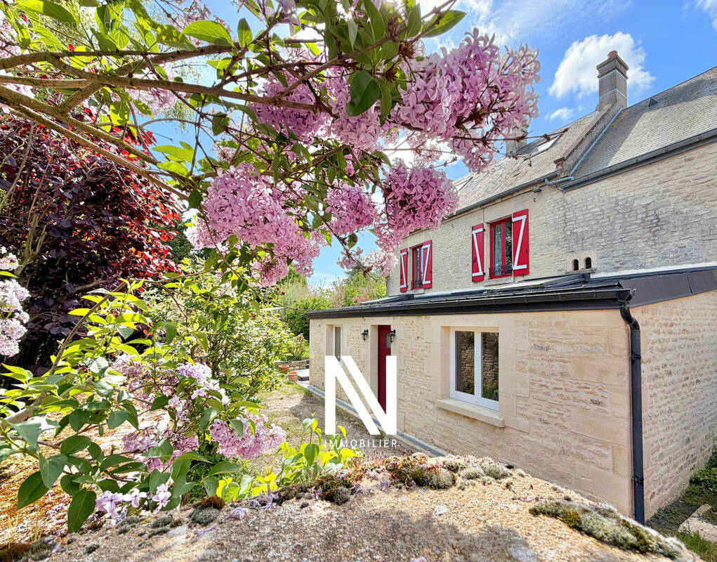 Maison à PERIERS-SUR-LE-DAN