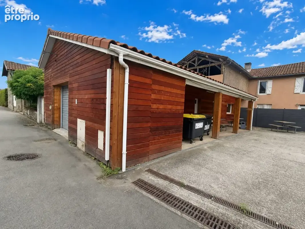 Maison avec local commercial à SAINT GAUDENS (31) - photo 2