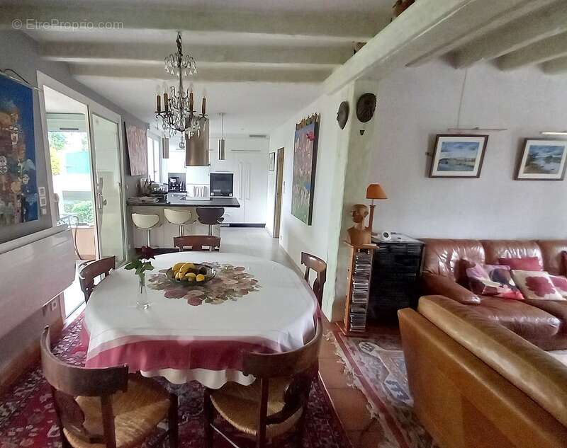 Maison à MONTIGNE-LE-BRILLANT
