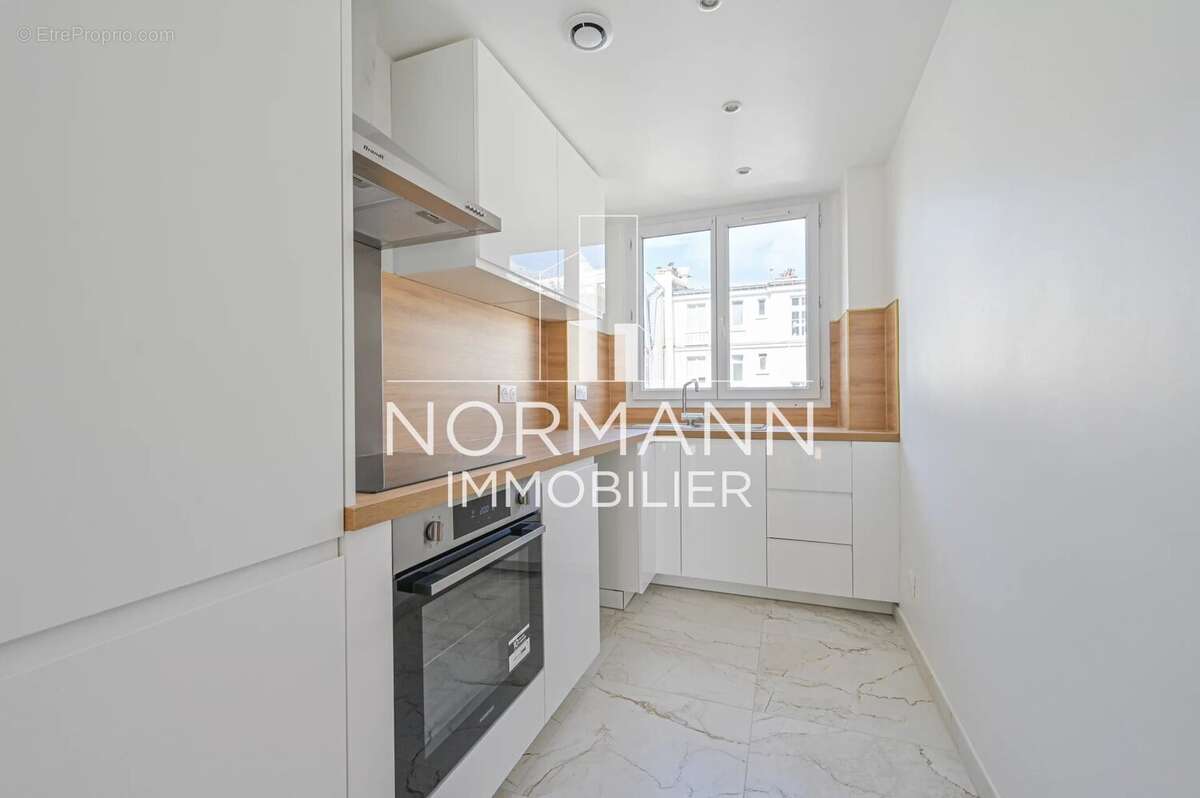 Appartement à PARIS-15E