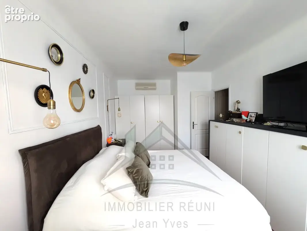 Châteauneuf-les-Martigues   La Mède . Villa 4 chambres + T2 indépendant. Piscine . 2 stationnements. - photo 18