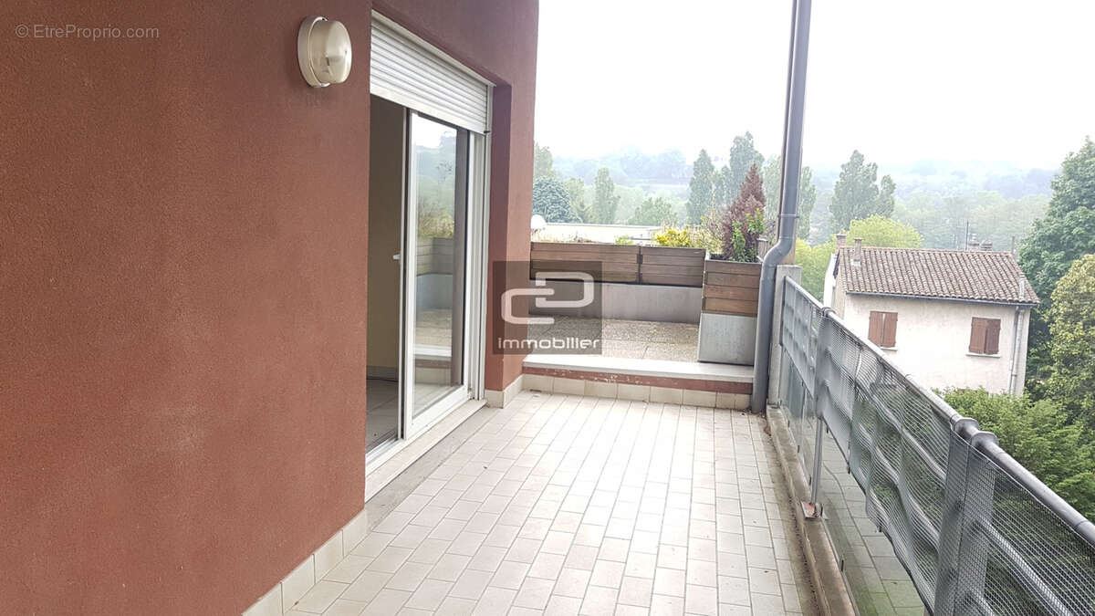 Appartement à COUZON-AU-MONT-D'OR