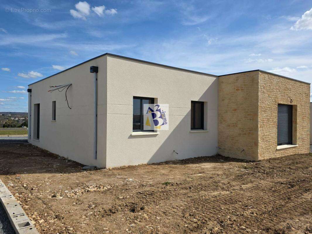 Maison à RUELLE-SUR-TOUVRE