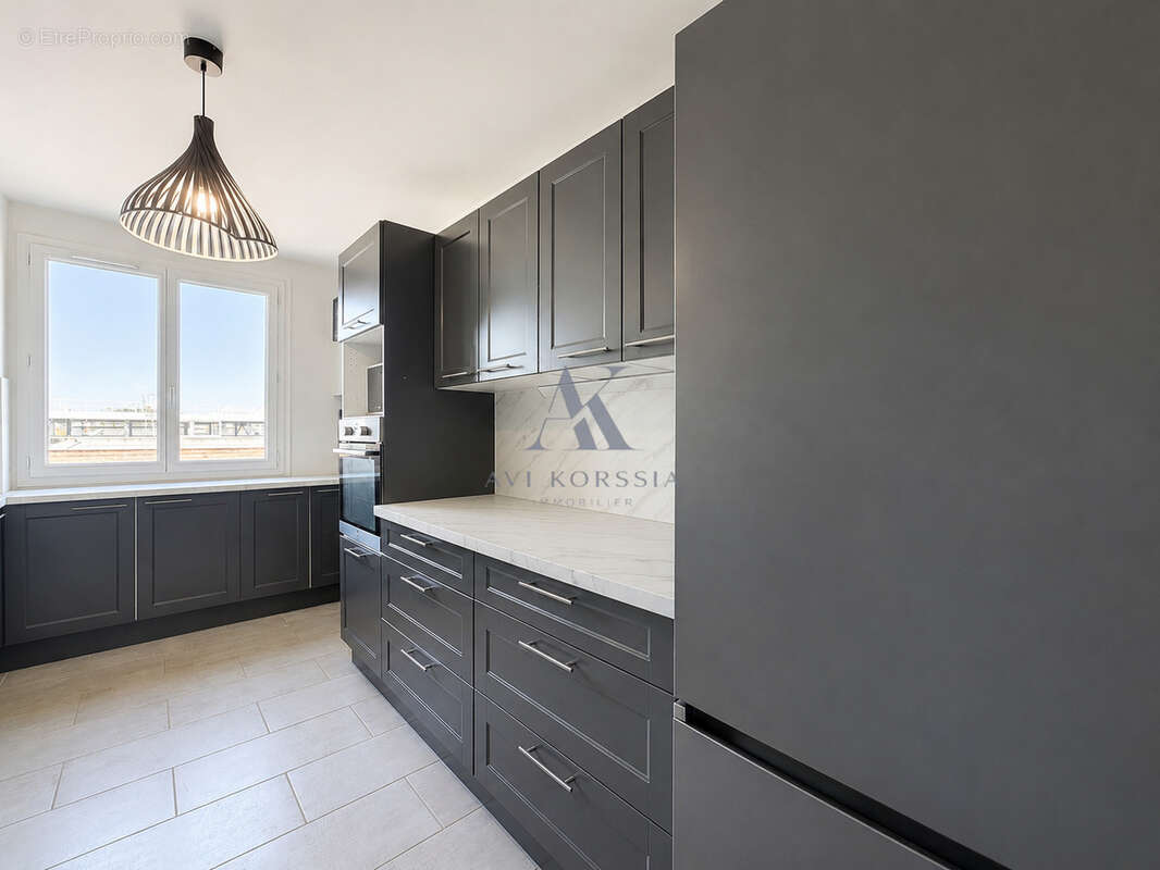 Bron   Appartement T6 112 m2, 4 chambres avec terrasse et parking - photo 6