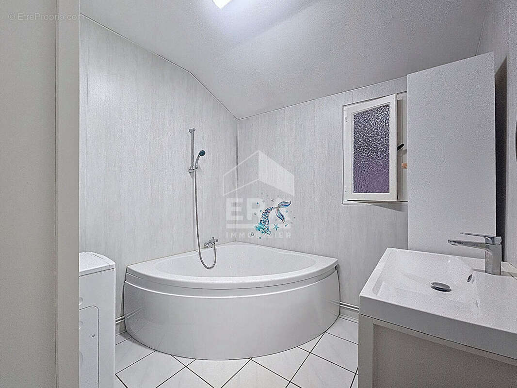 Maison à ESTREE-BLANCHE