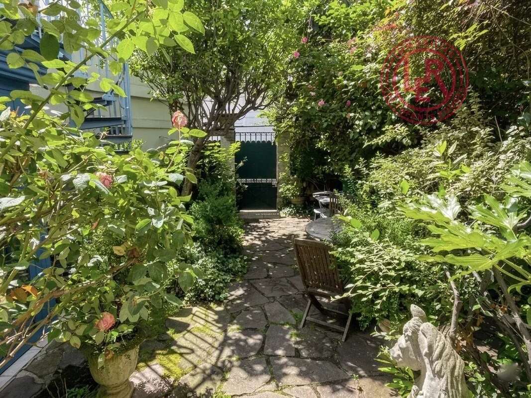 Maison à PARIS-14E