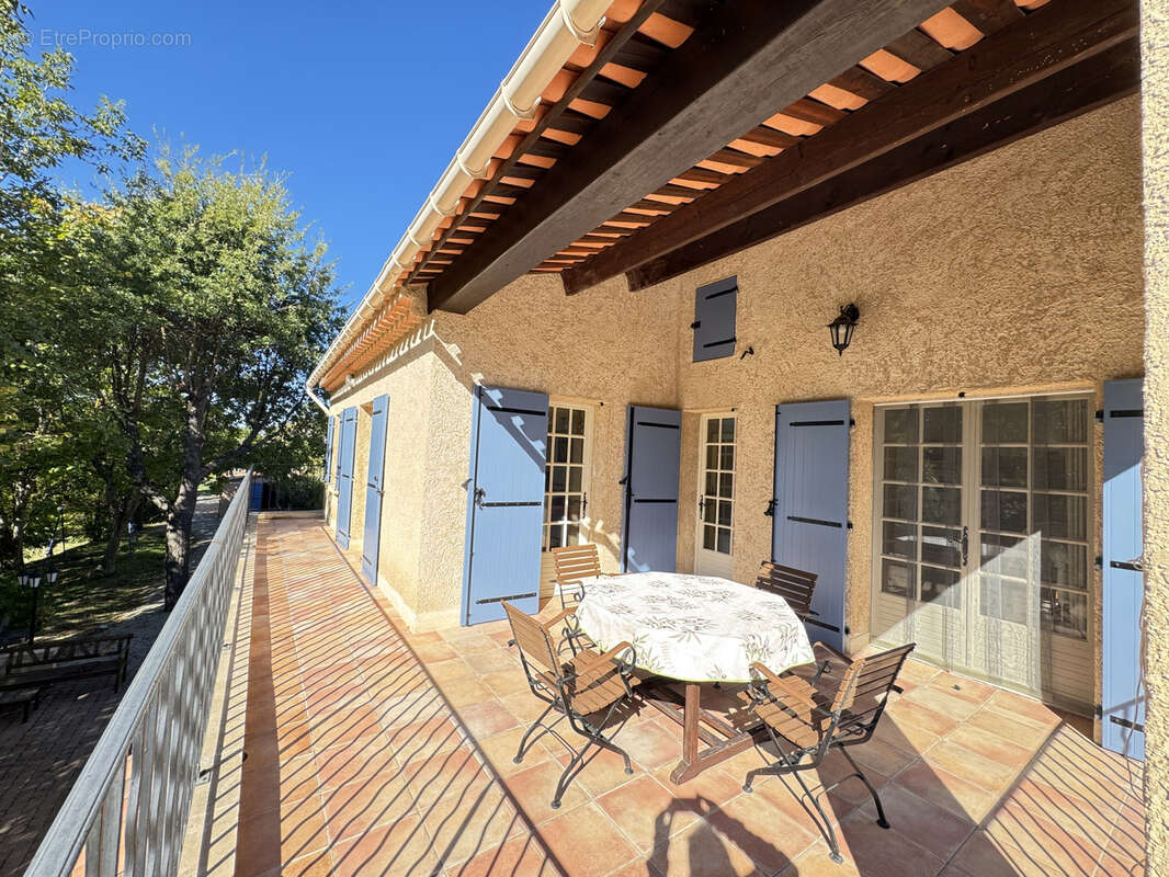 Maison à ARTIGNOSC-SUR-VERDON