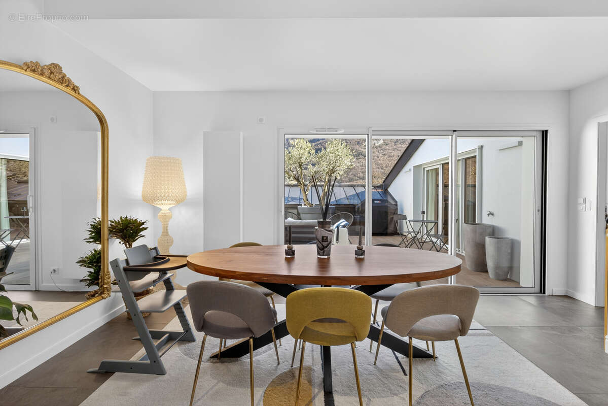 Appartement à CHALLES-LES-EAUX