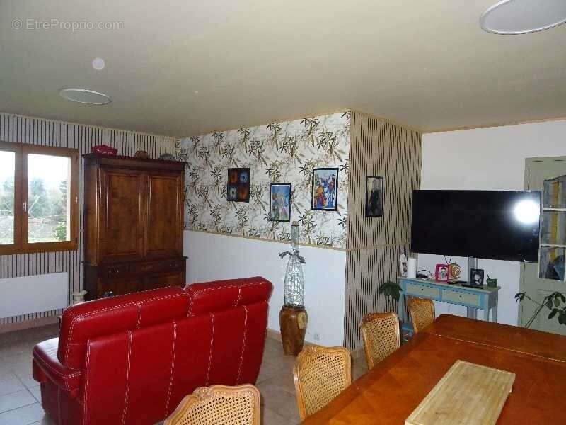 Maison à NEUVIC-ENTIER