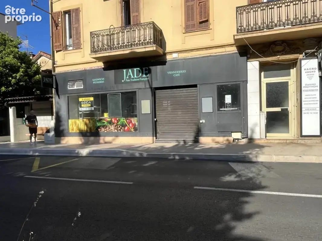 Cession de droit au bail, local commercial 110m² environ, secteur saint laurent du var centre ville - photo 2