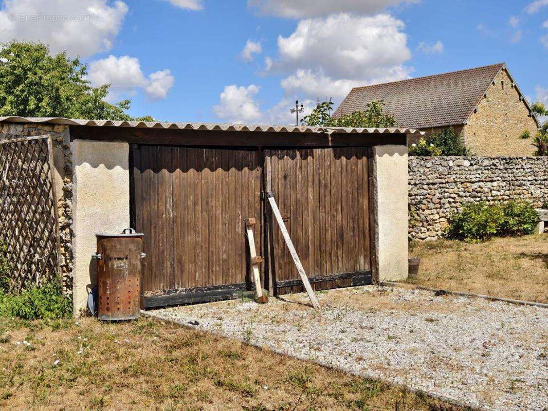Maison 102 m² à Le Plessis-Hebert  - photo 14