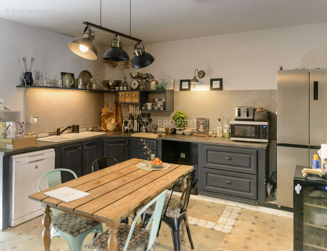 Maison à LA ROQUE-D'ANTHERON