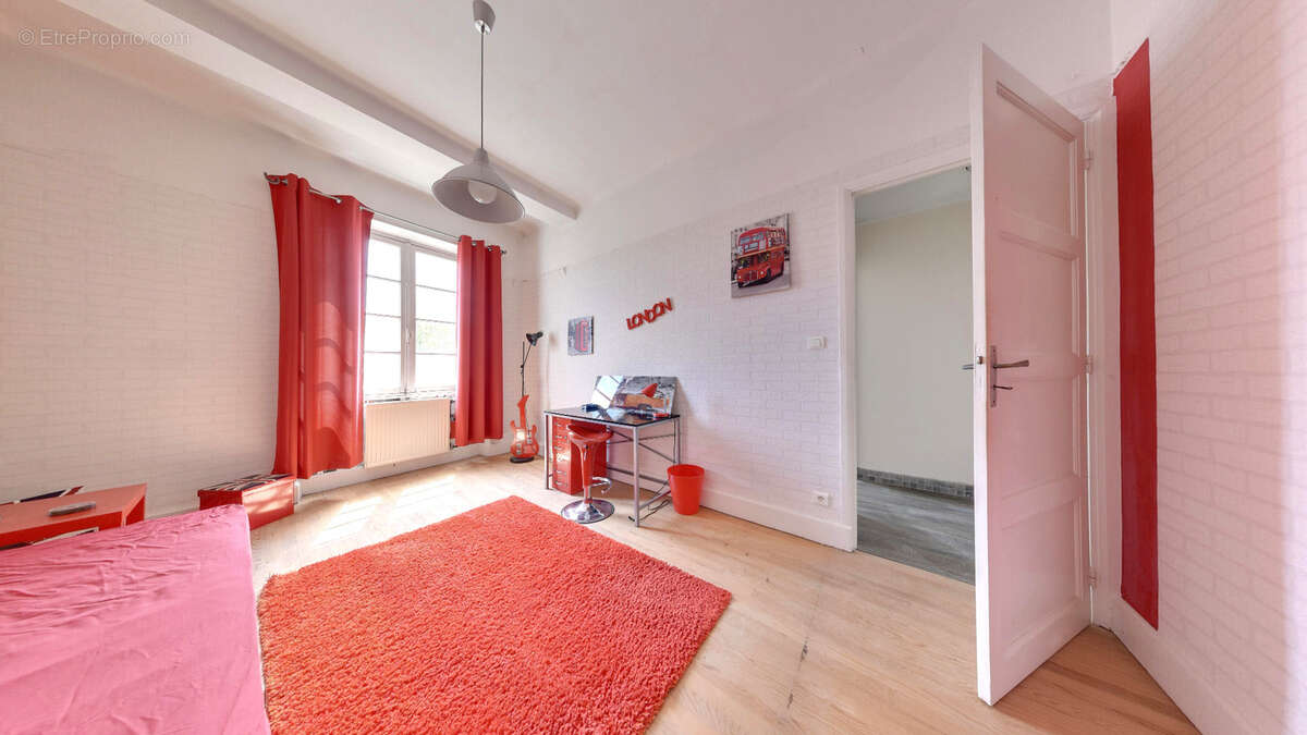 Maison à BEAUCHASTEL