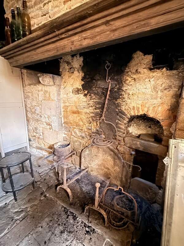 Maison à LA CELLE-DUNOISE