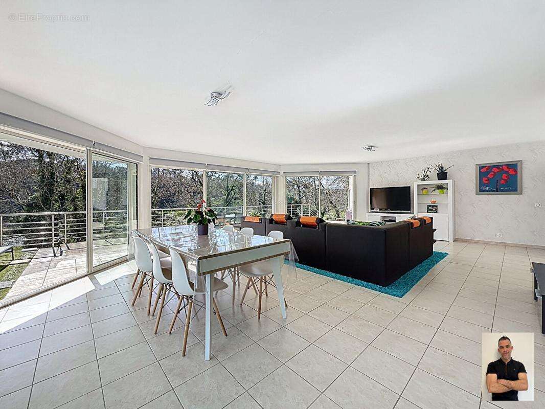 Maison à FLASSANS-SUR-ISSOLE