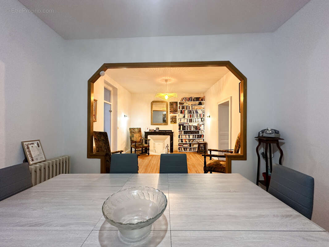 Maison à DECAZEVILLE