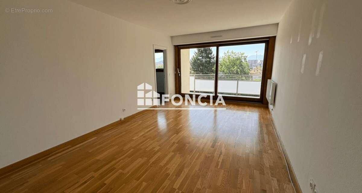 Ambilly, proche douane de mon idée, T3 de 80m2 avec parking extérieure et garage - photo 5
