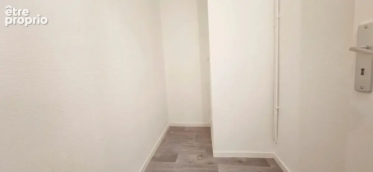 T3 entierement renové au 7ème avec balcon et garage - photo 9