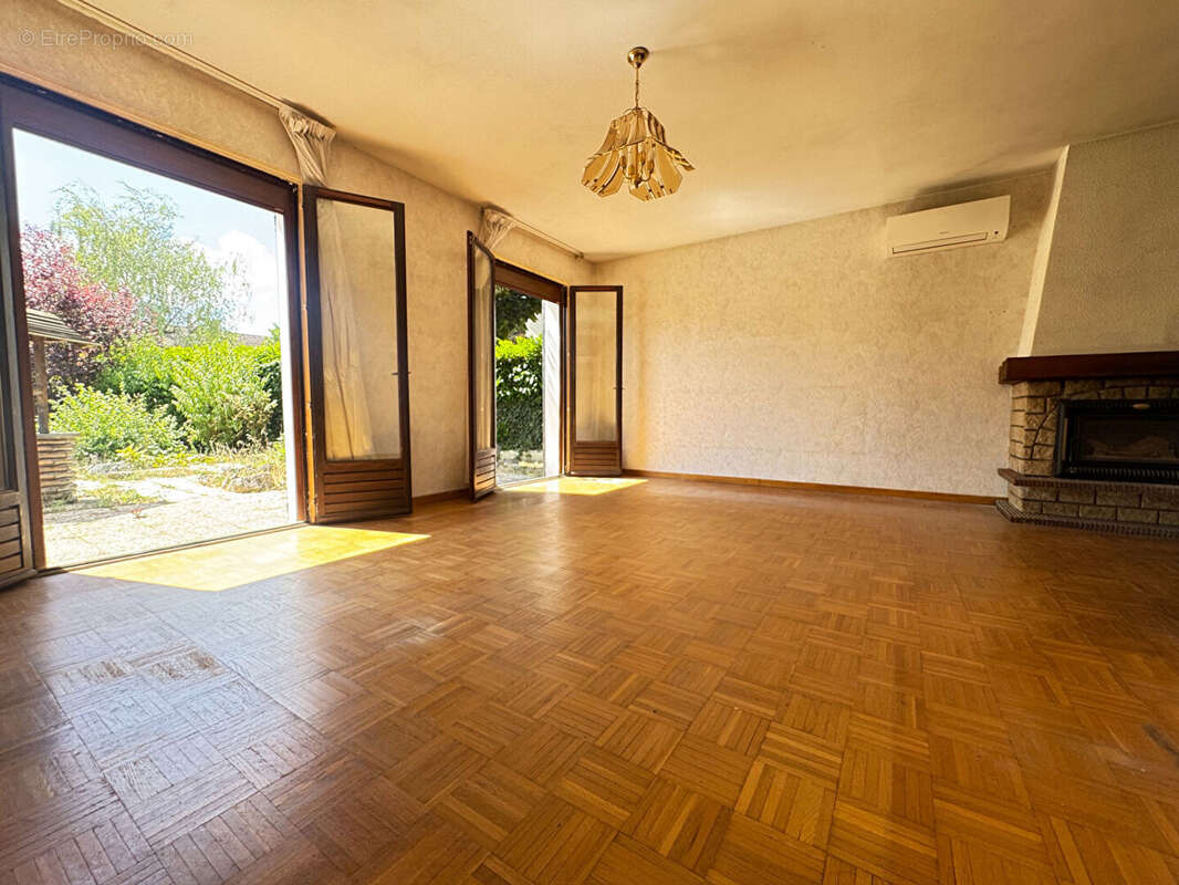 Maison t5 - lonvic parc colombiere - 109.88m² - photo 6