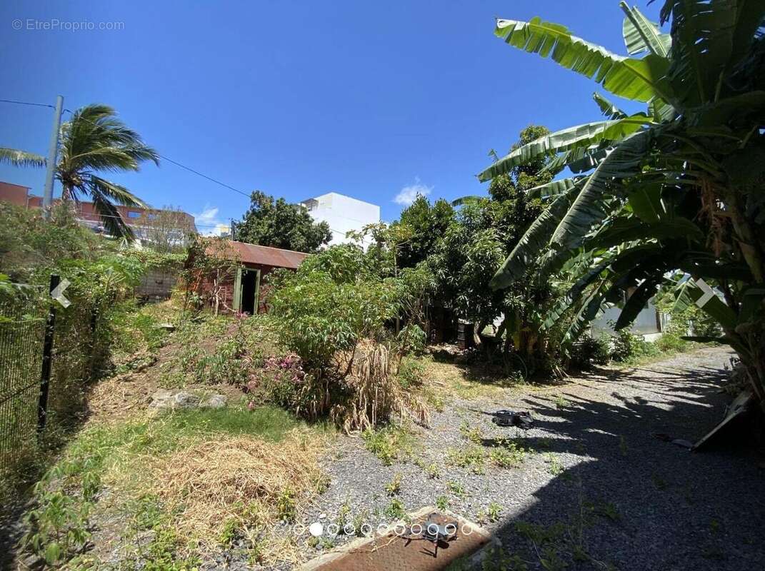 Terrain à SAINT-DENIS