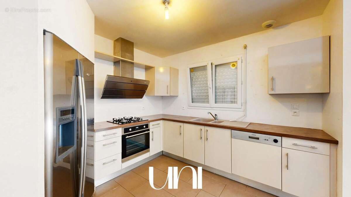 Maison à SAINT-CYR-DU-RONCERAY