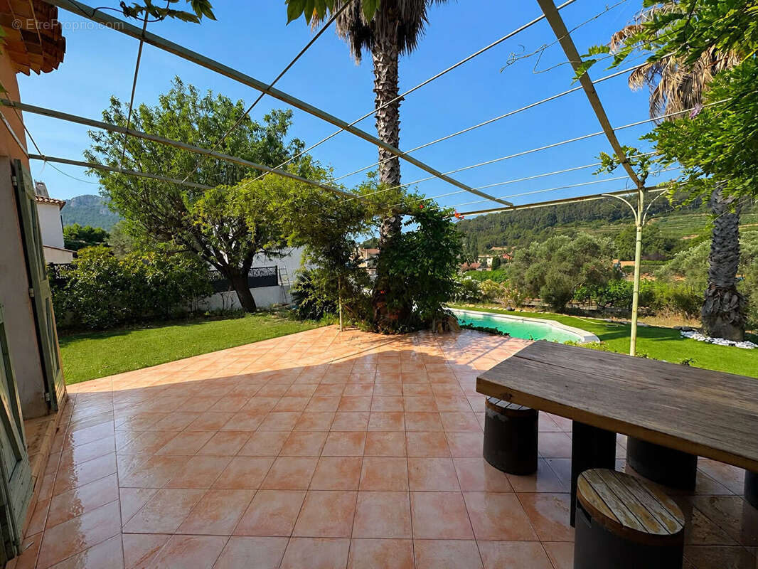 Maison à LE CASTELLET