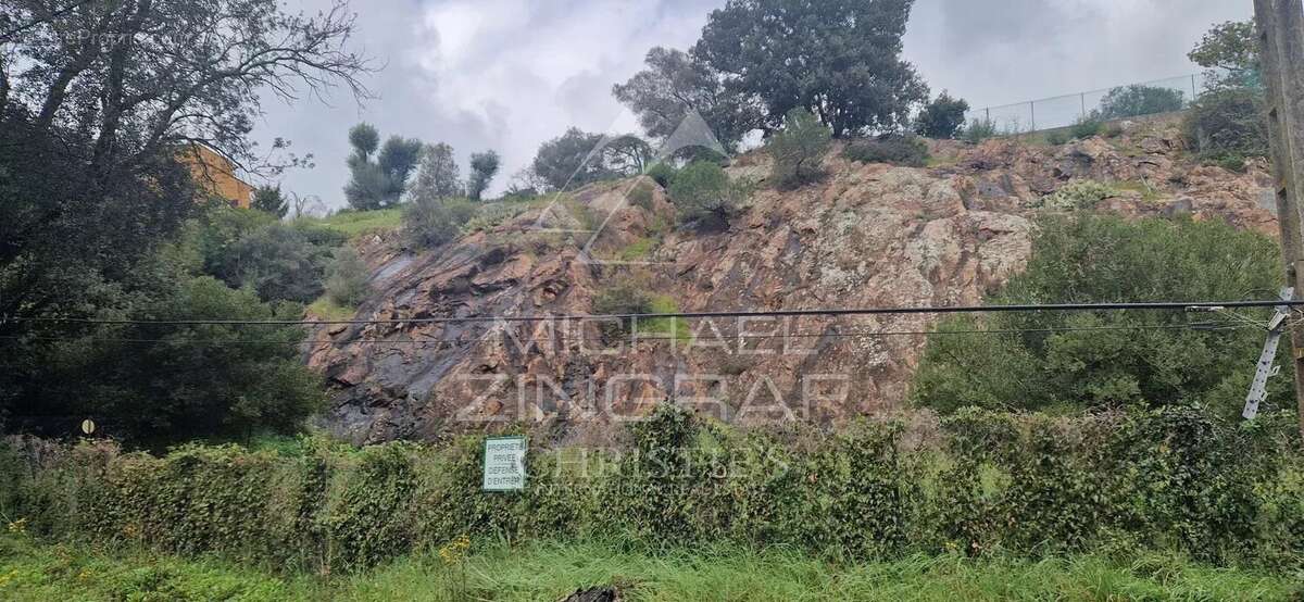 Terrain à MANDELIEU-LA-NAPOULE