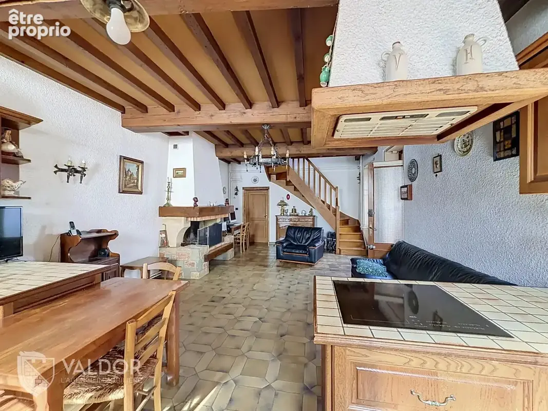 Deux logements et un garage à Montmerle S/S - photo 11