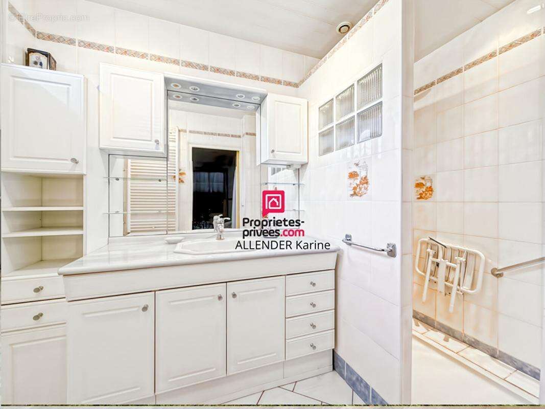 Maison à VILLENEUVE-L'ARCHEVEQUE