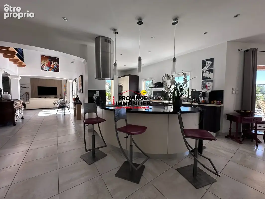 Maison 6 pièces 255 m² à vendre à Grignan (26230) - photo 8
