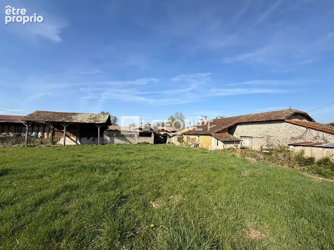 Corps de ferme à vendre Saint Jean Sur Veyle 4 pièce(s) 420 m2 - photo 17