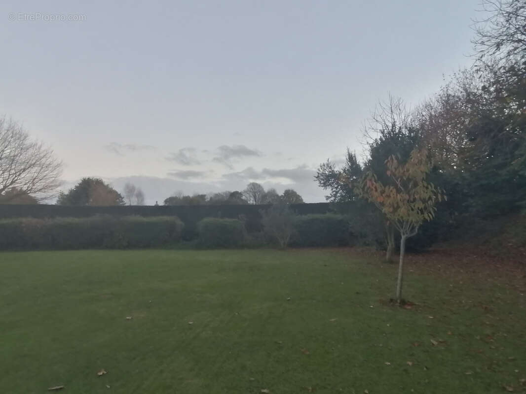 Maison à CAOUENNEC-LANVEZEAC