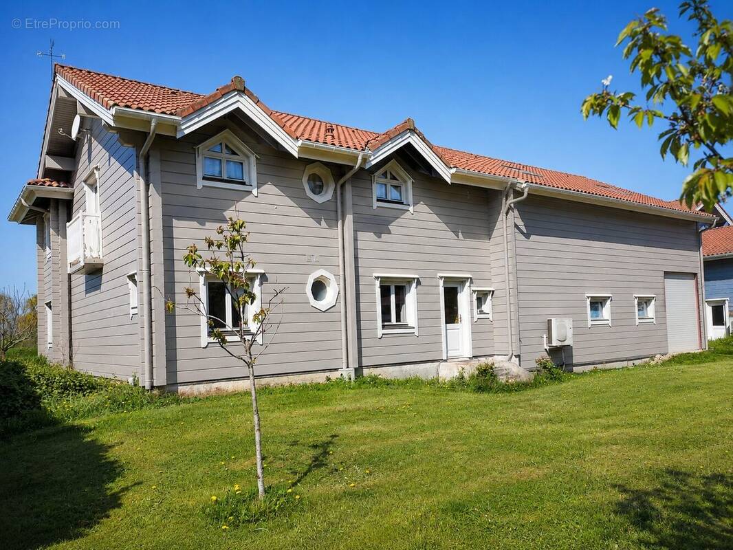 Maison en bois avec garage et jardin à Rabastens de Bigorre - Maison à RABASTENS-DE-BIGORRE