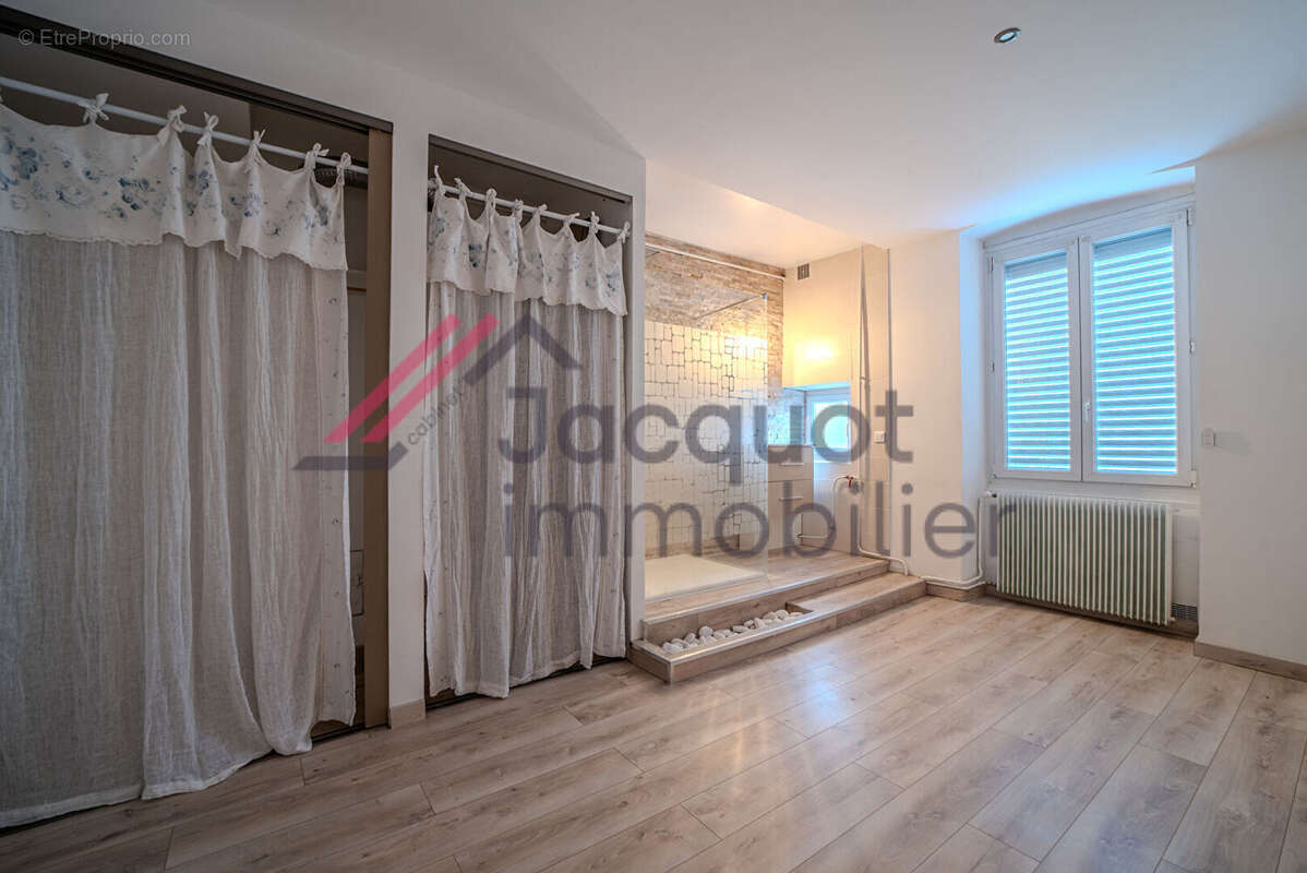 Appartement à LONS-LE-SAUNIER